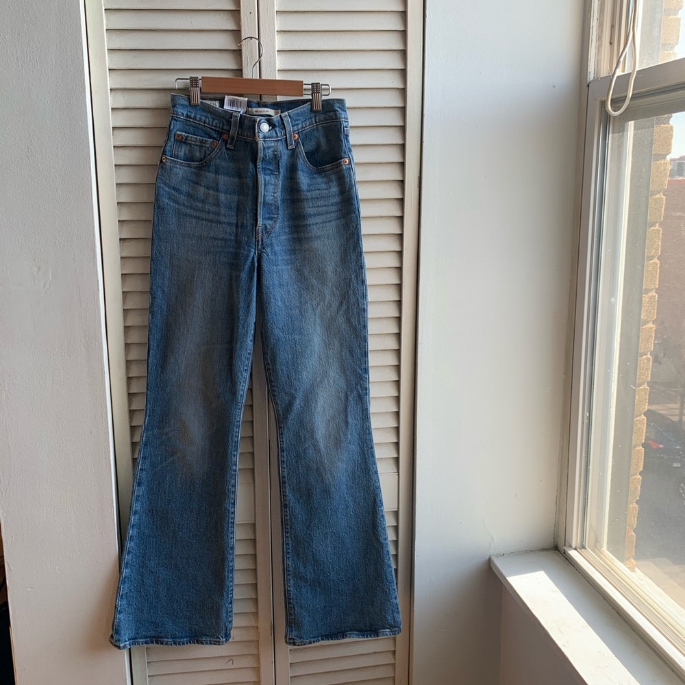 Levis ribcage flare NWT